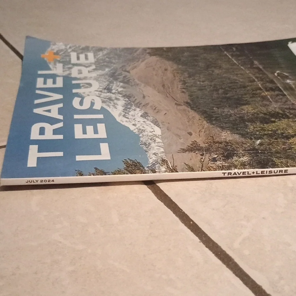 Magazines - Picture 3 of 3